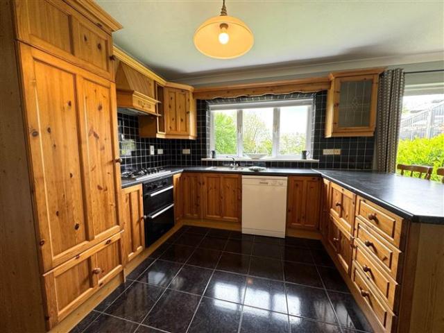 Sale Agreed | 44 Ashgrove Lawn, Clonmel, County Tipperary P F Quirke & Co Ltd 5001 MyHome. Ie Residential