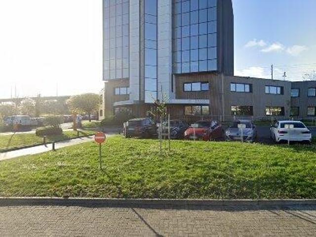 300 1252 m2 office space for rent in Brussels Anderlecht