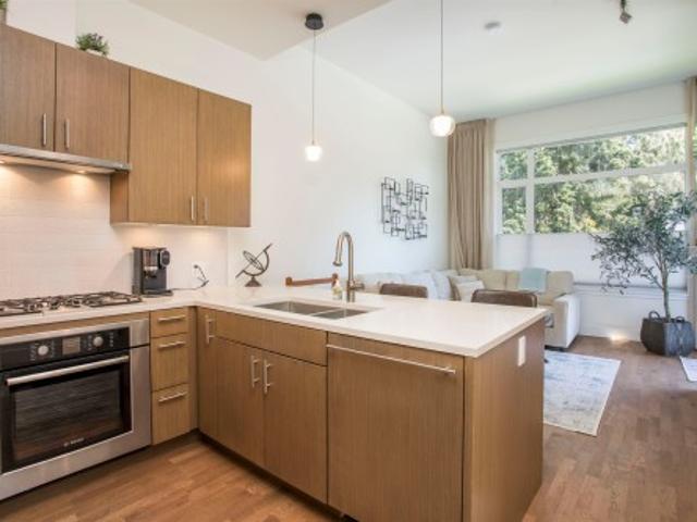 300 2 Haywood Avenue, West Vancouver, BC, V7V 1Y1 Single Family Property For Sale | Listing ID R3136 | Royal LePage