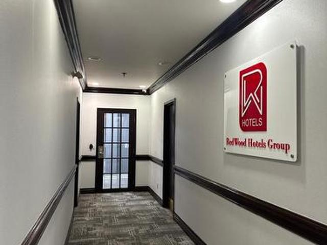 300 5 Orbitor Drive, Mississauga, ON, L4W 4Y4 commercial for sale | Listing ID W13081 | Royal LePage