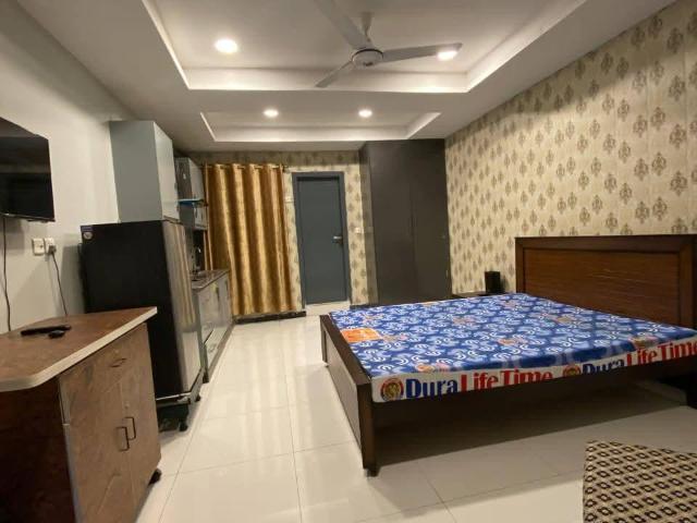 300 Ft² Flat for Rent