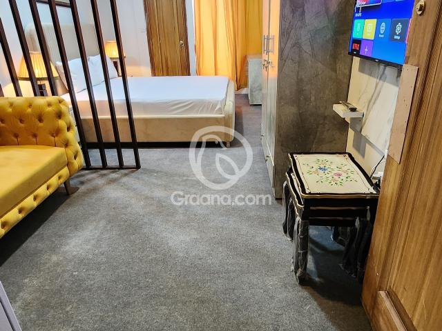300 Ft² Flat for Rent