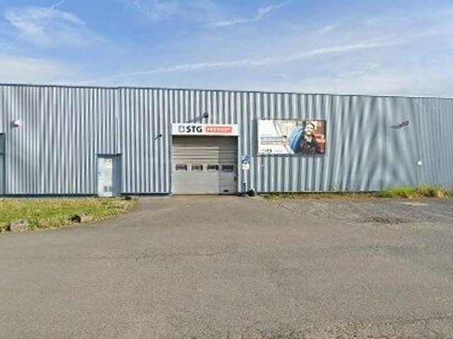 1832 m2 warehouse for rent in Ieper