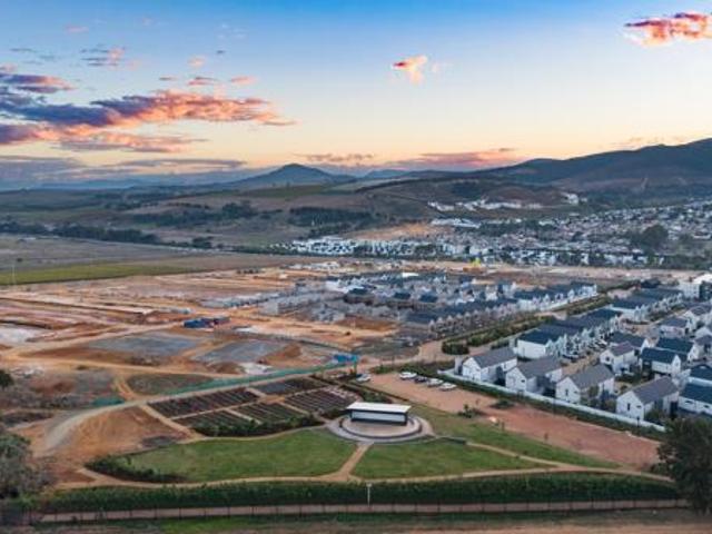 300 m² Land available in Newinbosch