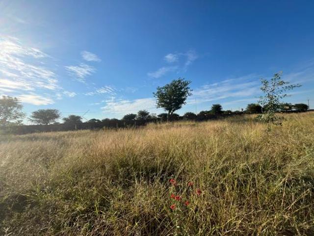 300 m² Land available in Southern Gateway