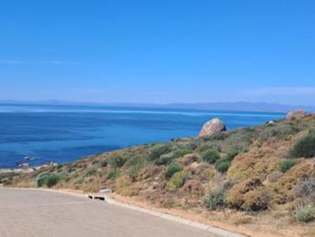 300 m² Land available in St Helena Views