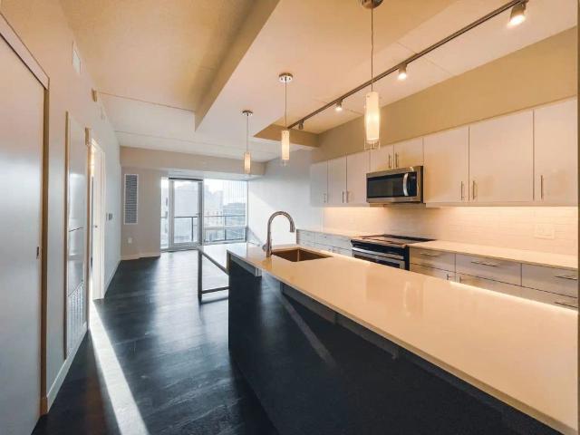 300 Main — Floor Plan B