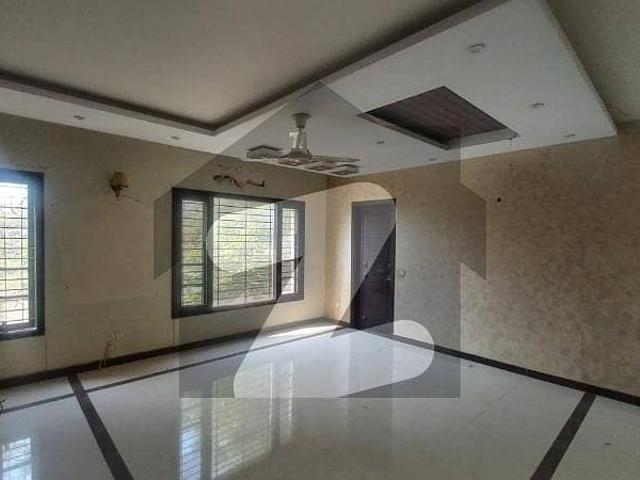 300 SQ Yard Dha Phase 4 Commercial House