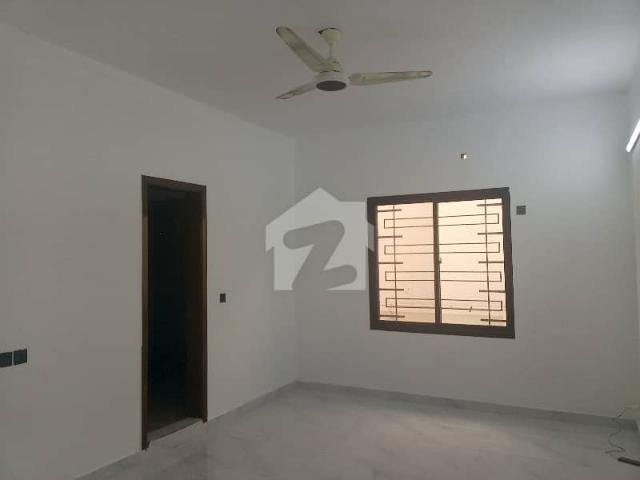 300, sq yard ground plus basement salient commercial office used it software house warehouse available vip location main road
