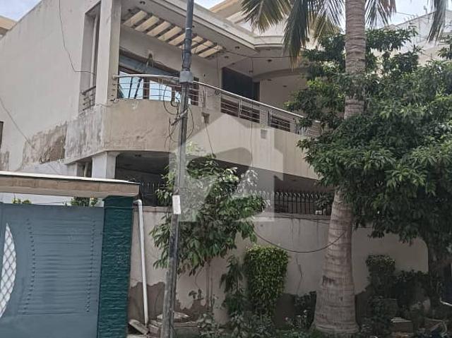 300 Sq Yards | G+1 Leased House For Sale | 3 Bed DD Each | Block 14 | Gulistan E Johar | Karachi