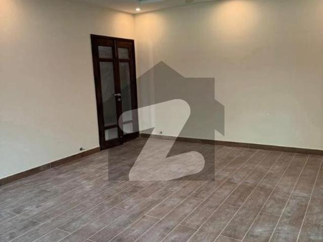 300 Sq. yd suh WEST OPEN NEXT TO CORNER | Askari 6 Malir Cantt Modern Layout Askari 6