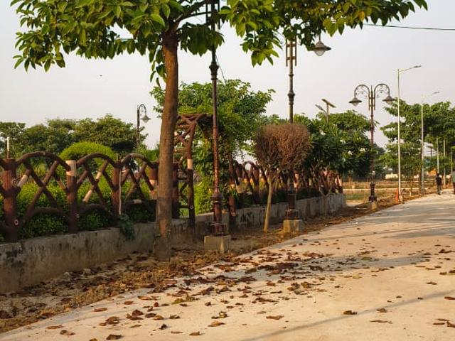300 Sq.Yd. Plot in Jattari Aligarh Listing ID: #10123