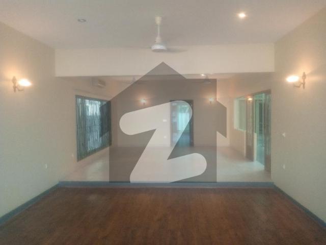 300 Yard Banglow Like Brand New Prime Location 5 Years Old DHA Phase 7 Extension