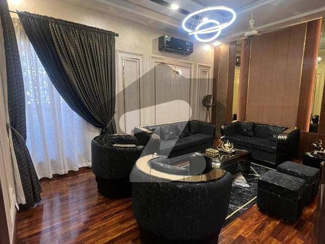 300 Yard Dream Home: Your Luxury Oasis Awaits For Sale
