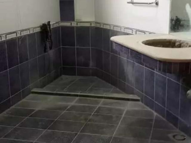 300 yards bungalow available khayaban e Muslim phase 6 DHA Karachi Clifton ID 13324