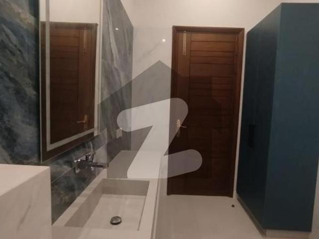 300 yards bungalow for rent dha phase 4