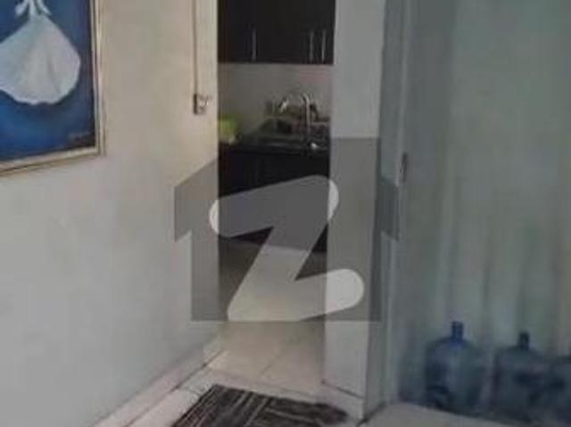 300 yards Fully Maintained Independent Banglow phase 4 DHA Phase 4
