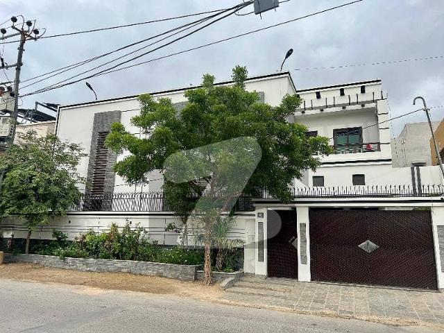 200 yards independent house