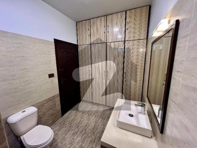 200 yards independent house dha phase 7