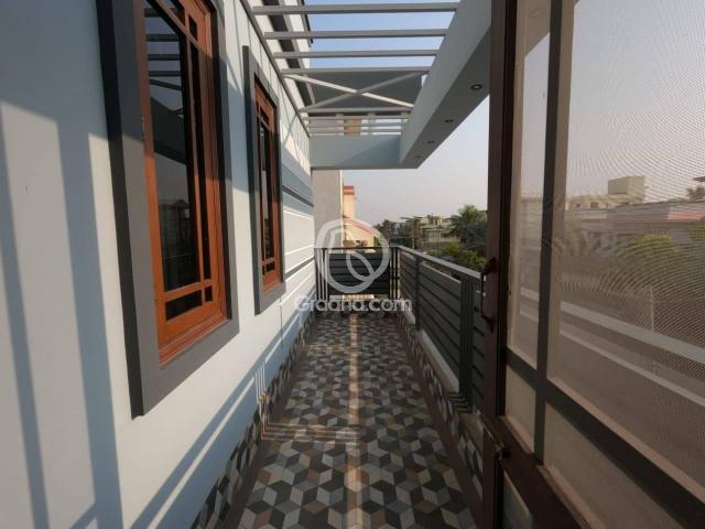 300 Yd² House for Sale