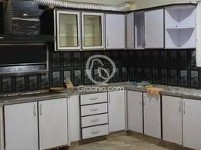 300 Yd² House for Sale