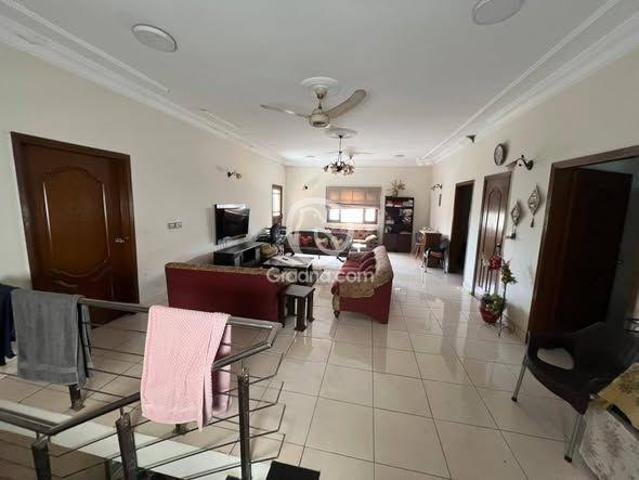 300 Yd² House for Sale