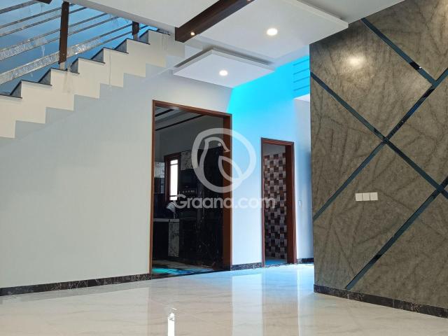 300 Yd² House for Sale