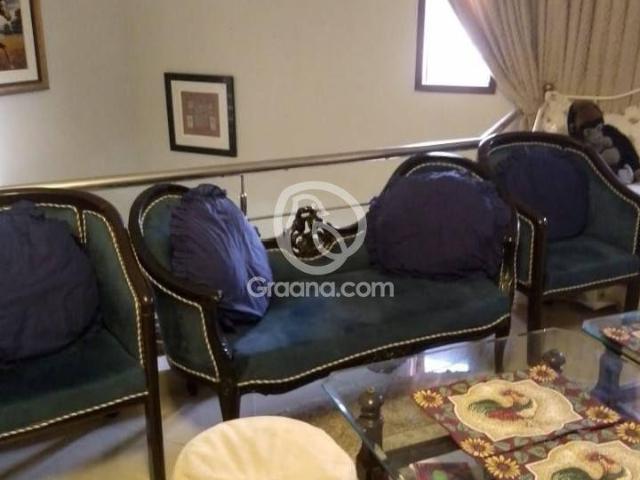 300 Yd² House for Sale