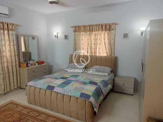 300 Yd² House for Sale