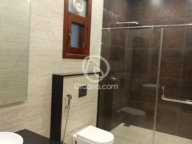 300 Yd² House for Sale