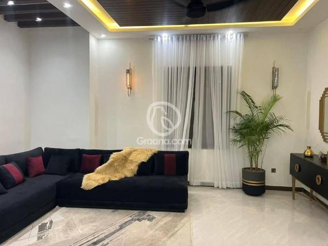 300 Yd² House for Sale