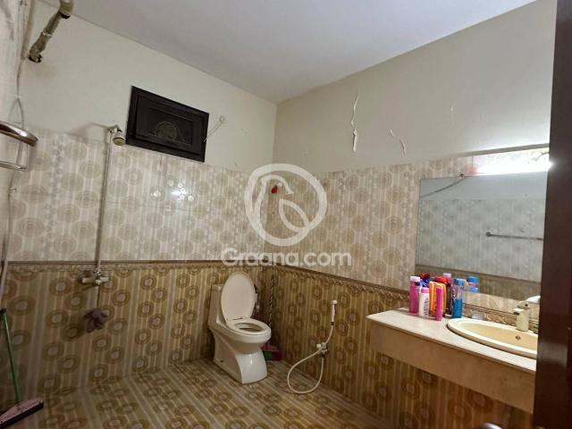 300 Yd² Upper portion for Rent
