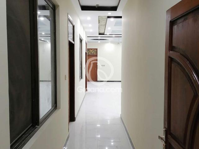 300 Yd² Upper portion for Rent