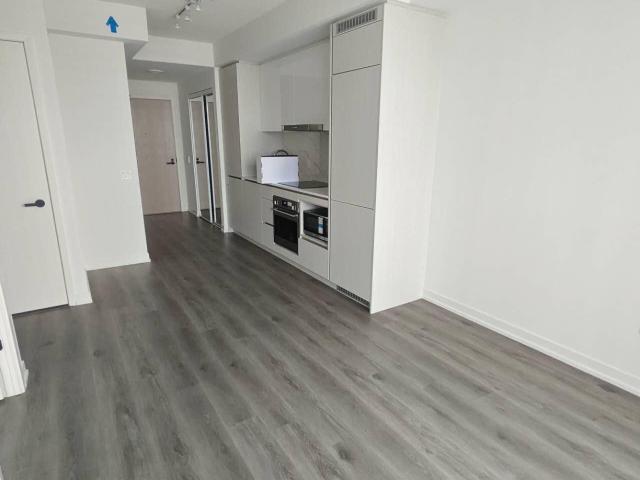 3016 28 Interchange Way, Vaughan | 1Beds/1Bath, Condo, $1,900/mo | Condos. Ca