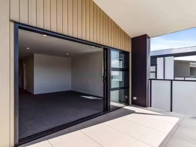 301/32 Shortfin Place, Flat Bush, Manukau City For Sale