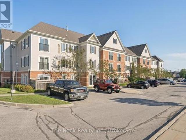 301 106 Aspen Springs Drive, Clarington Bowmanville, ON, L1C 5N6 condo for sale | Listing ID E13645 | Royal LePage