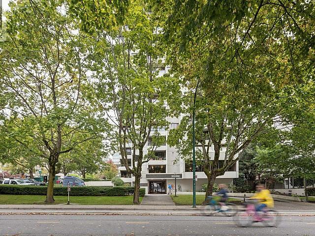 301 1995 Beach Avenue Vancouver, British Columbia