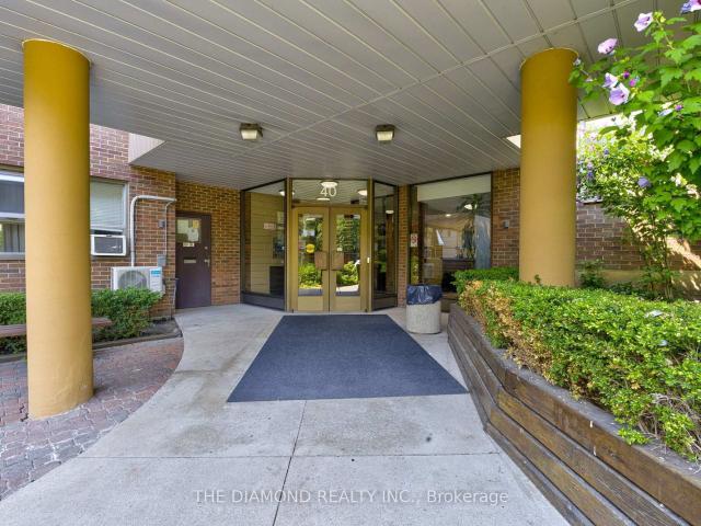 301 40 Sunrise Avenue, North York | Terminated, C13672 | Condos. Ca