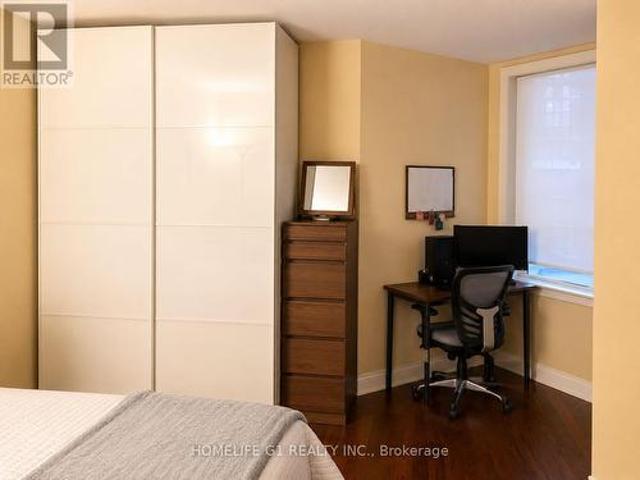 301 633 Bay Street, Toronto, ON, M5G 2G4 lease for lease | Listing ID C13442 | Royal LePage