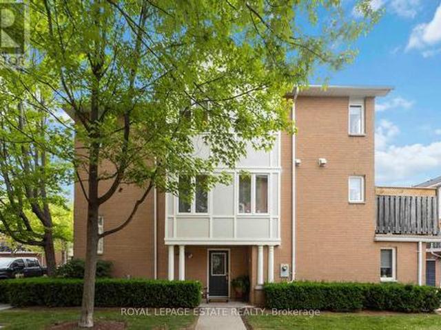 301 83 Mondeo Drive, Toronto, ON, M1P 5B6 townhouse for sale | Listing ID E12255 | Royal LePage