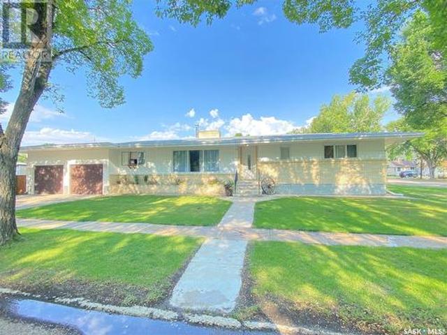 301 Aspen Street, Maple Creek, SK, S0N 1N0 house for sale | Listing ID SK979651 | Royal LePage
