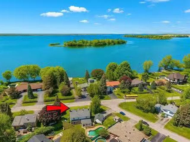 301 Rue Des Pins, Beauharnois, QC, J6N 1H6 house for sale L.