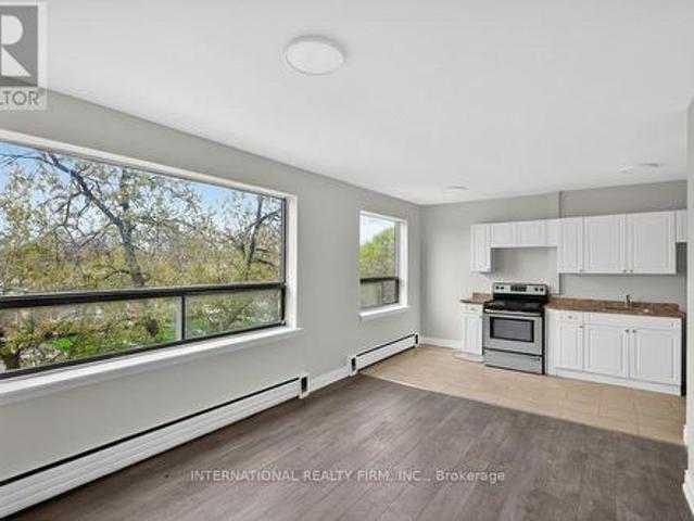 302 295 Melvin Avenue, Hamilton, ON, L8H 2K6 investment for lease | Listing ID X13111 | Royal LePage