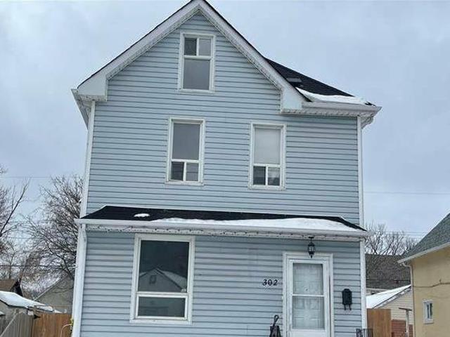 302 Magnus Avenue Winnipeg MB R2W 2B8 For Sale