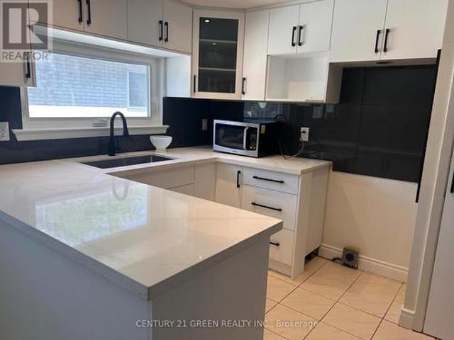 3032 Morning Star Drive, Mississauga, ON, L4T 1X2 house for lease | Listing ID W13412 | Royal LePage