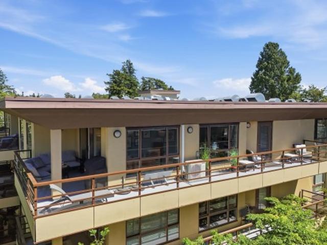 303 15 Marine Drive, White Rock, BC, V4B 1E4 Single Family Property For Sale | Listing ID R3137 | Royal LePage