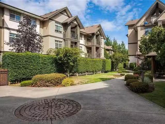 303 2115 Meredith Rd, Nanaimo, BC, V9S 2N2 Single Family Pro.