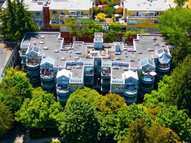 303 22 Rd Avenue W, Vancouver, BC, V6K 1L4 Single Family Property For Sale | Listing ID R3132 | Royal LePage