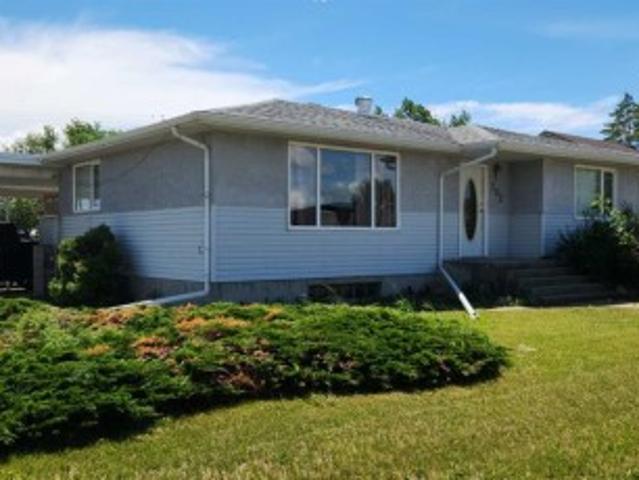 303 2 Avenue, Vauxhall, AB, T0K 2K0 house for sale | Listing ID A2325 | Royal LePage