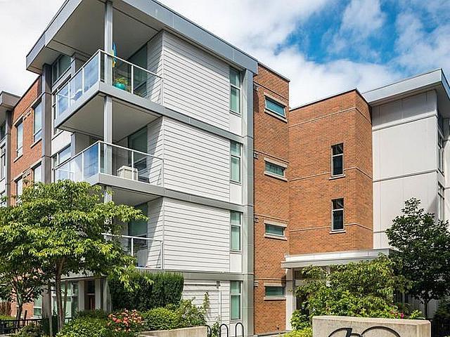 303 640 Michigan St Victoria, British Columbia